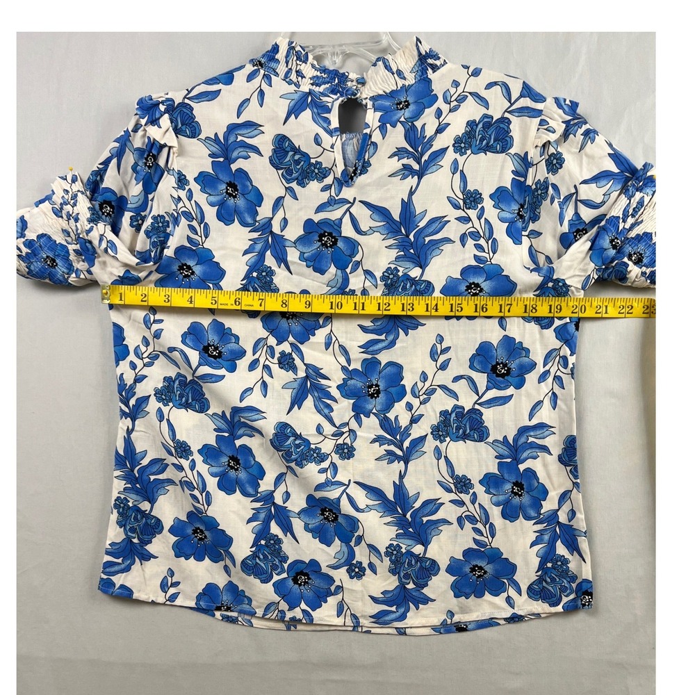 THML Floral Blouse Womens Small Blue White Ruffle Mock Neck Smocked Short Sleeve - Picture 6 of 9